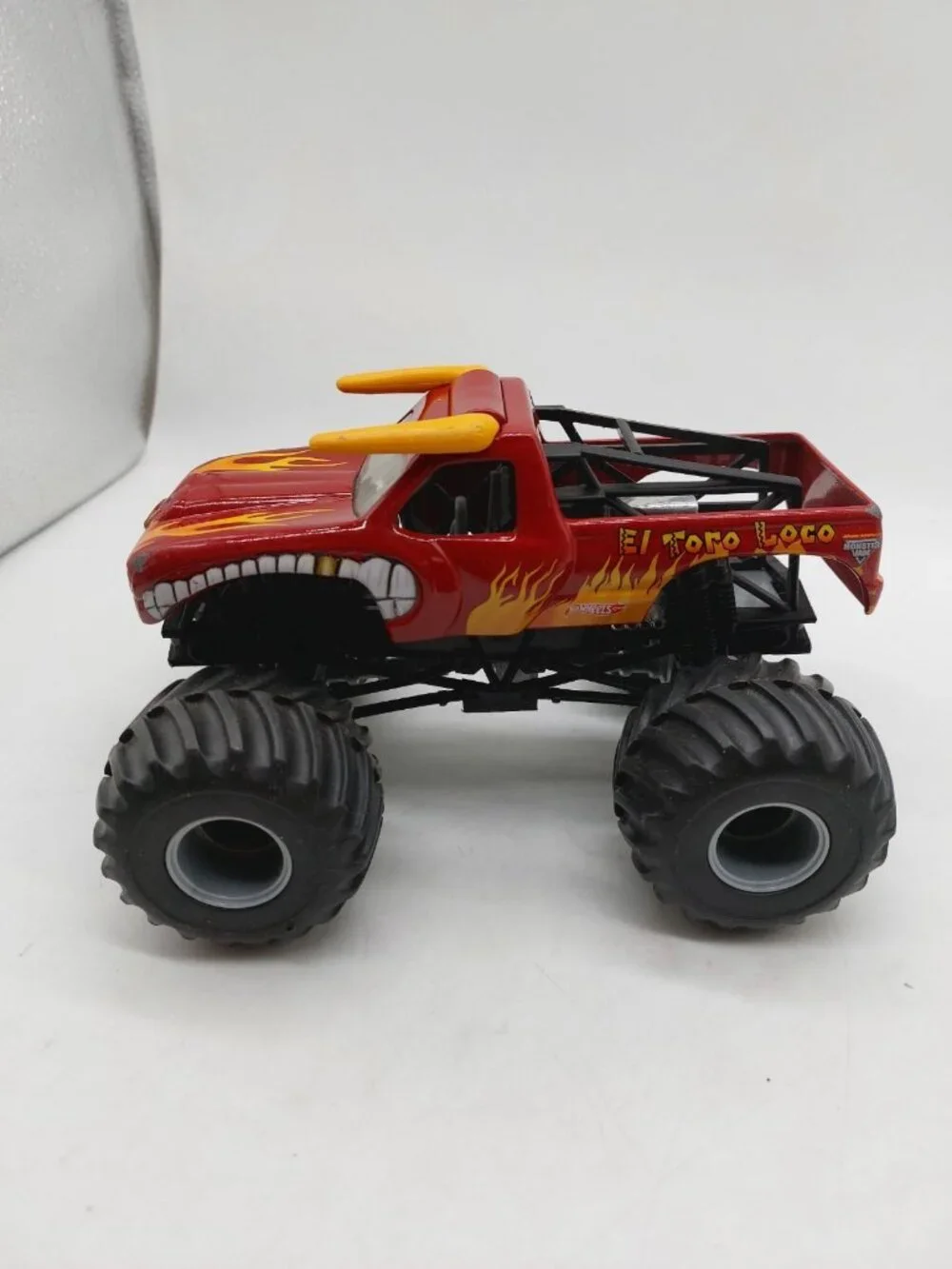 Hot Wheels Monster Jam El Toro Loco Bull Dark Red Yellow 1:64 Scale